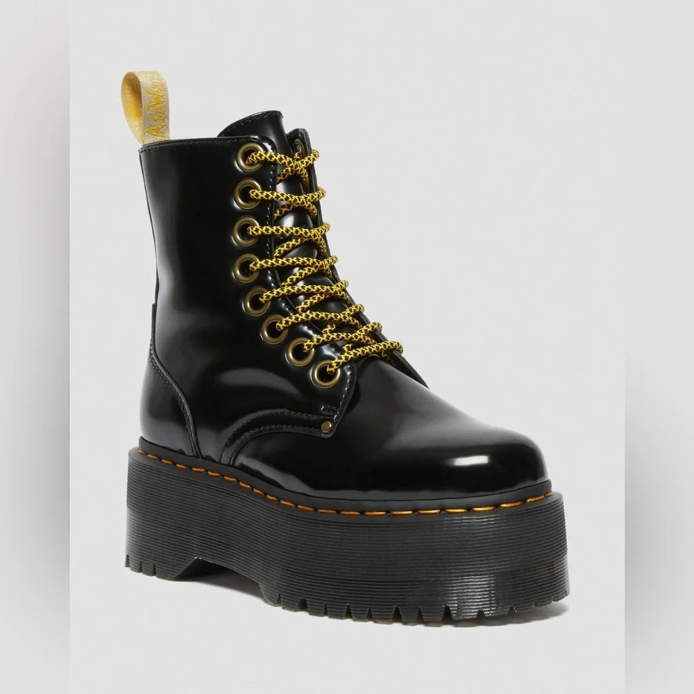 NWOB Dr. Martens Jadon Vegan Patent Leather Max Platform Lace Up Boots Sz 7 L